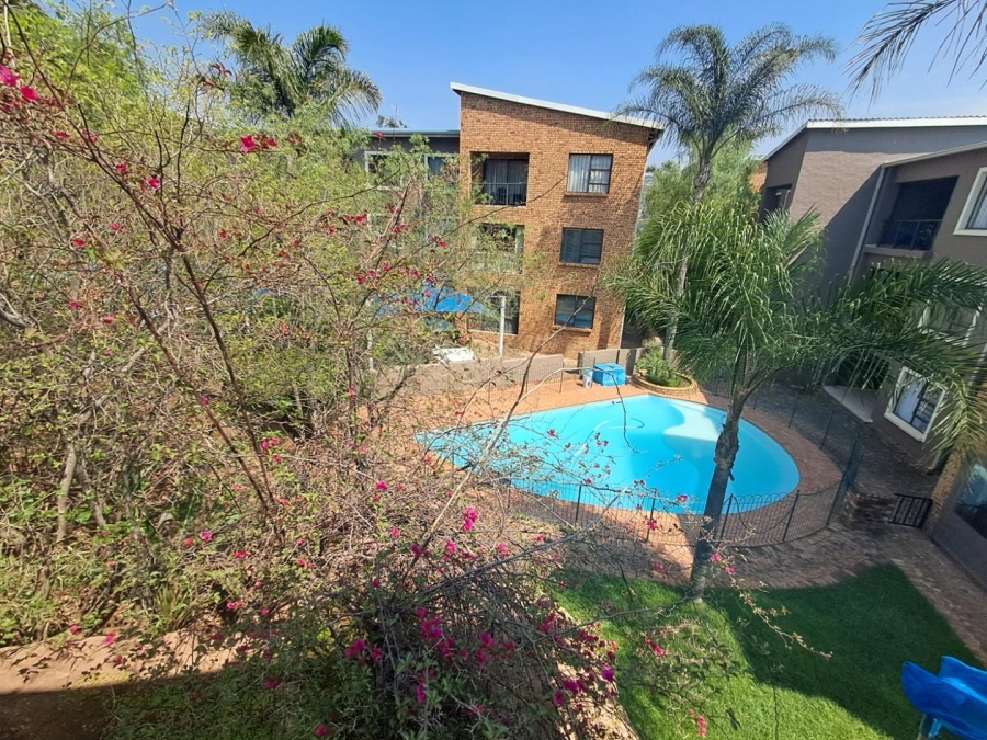 2 Bedroom Property for Sale in Mulbarton Gauteng