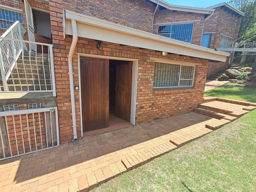 4 Bedroom Property for Sale in Bassonia Gauteng