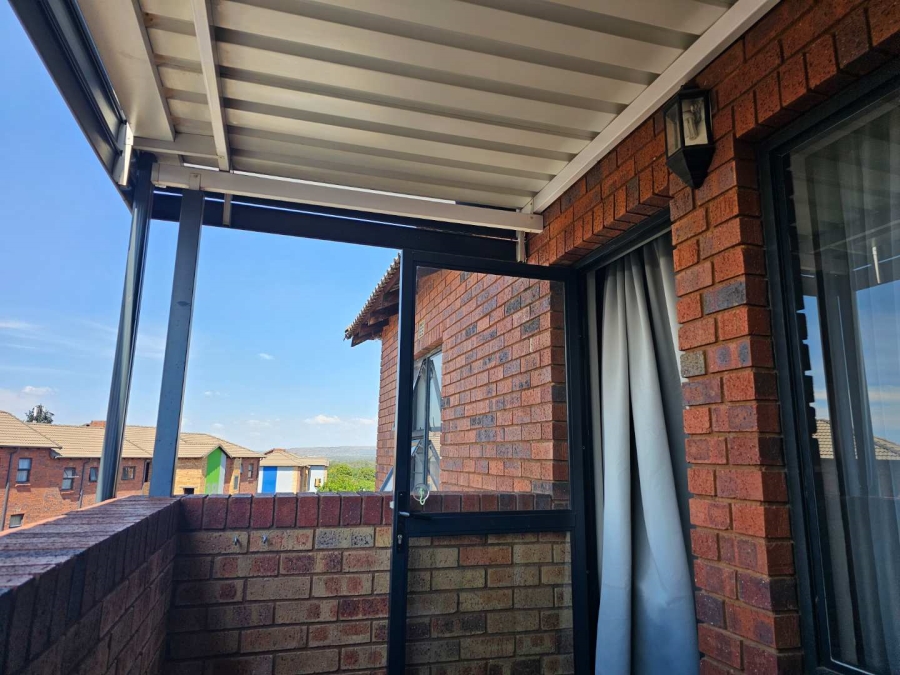 2 Bedroom Property for Sale in La Montagne Gauteng