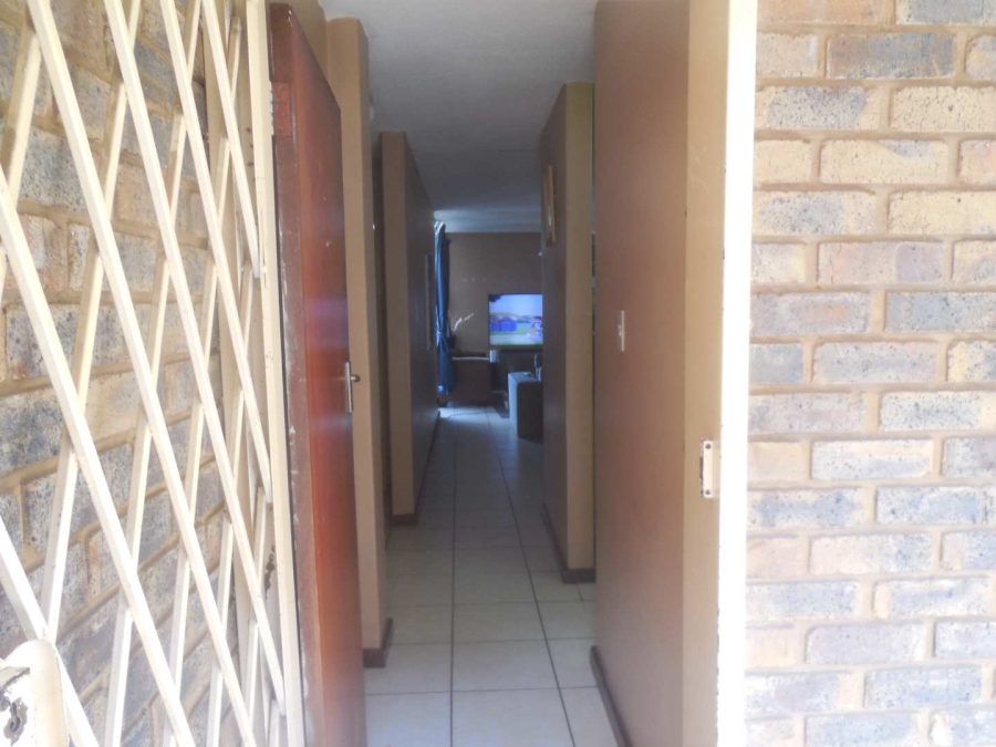 To Let 2 Bedroom Property for Rent in Silverton Gauteng