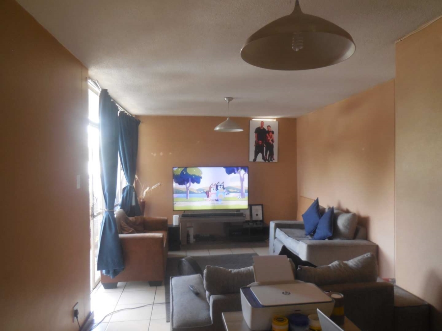 To Let 2 Bedroom Property for Rent in Silverton Gauteng