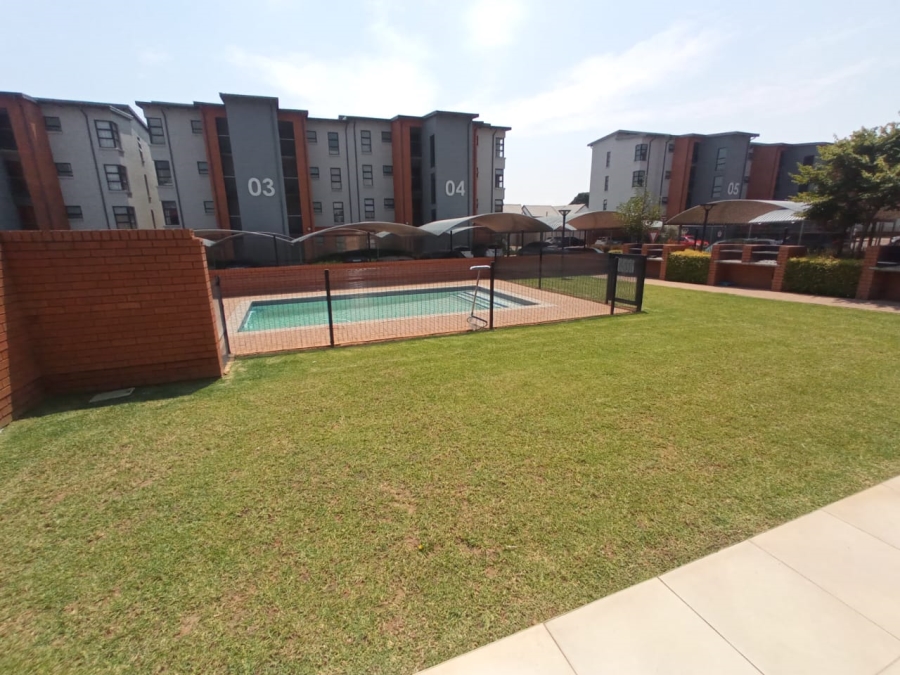 2 Bedroom Property for Sale in Glen Marais Gauteng