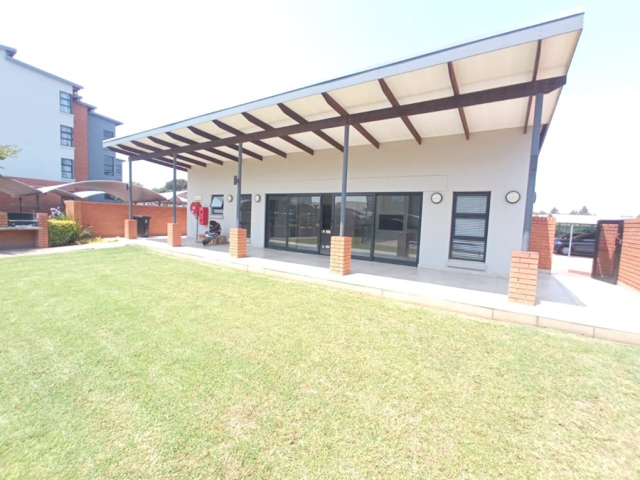 2 Bedroom Property for Sale in Glen Marais Gauteng