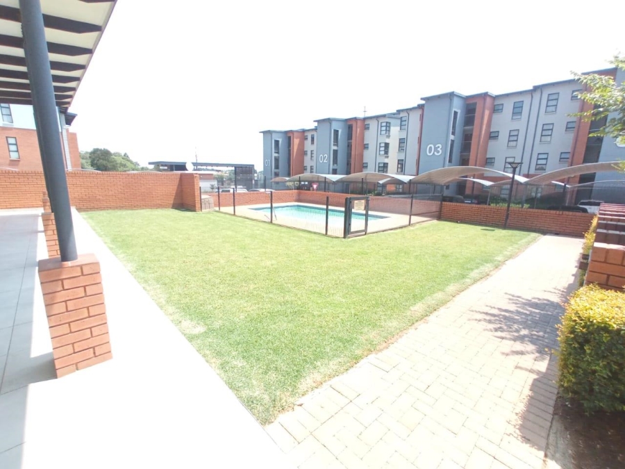 2 Bedroom Property for Sale in Glen Marais Gauteng