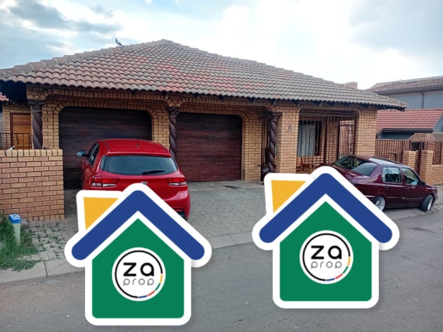 3 Bedroom Property for Sale in Commercia Gauteng