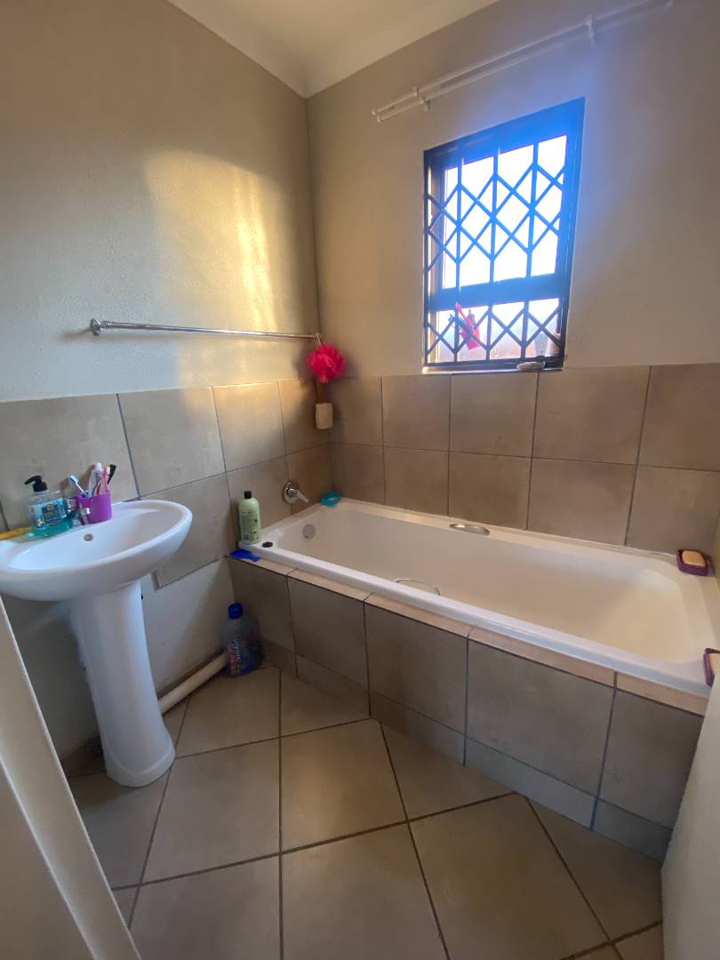 To Let 2 Bedroom Property for Rent in Wilfordon Gauteng