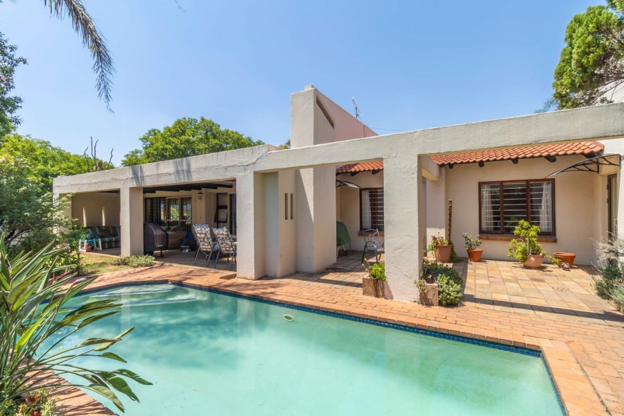 4 Bedroom Property for Sale in Hurlingham Manor Gauteng