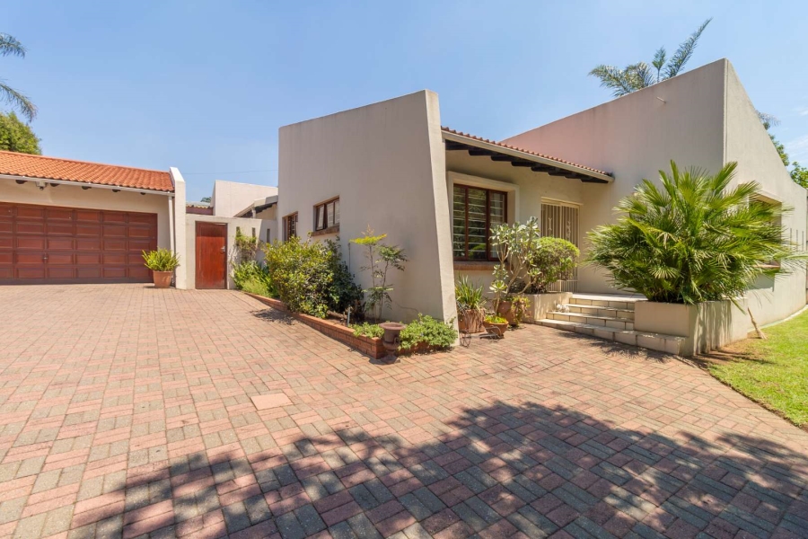 4 Bedroom Property for Sale in Hurlingham Manor Gauteng