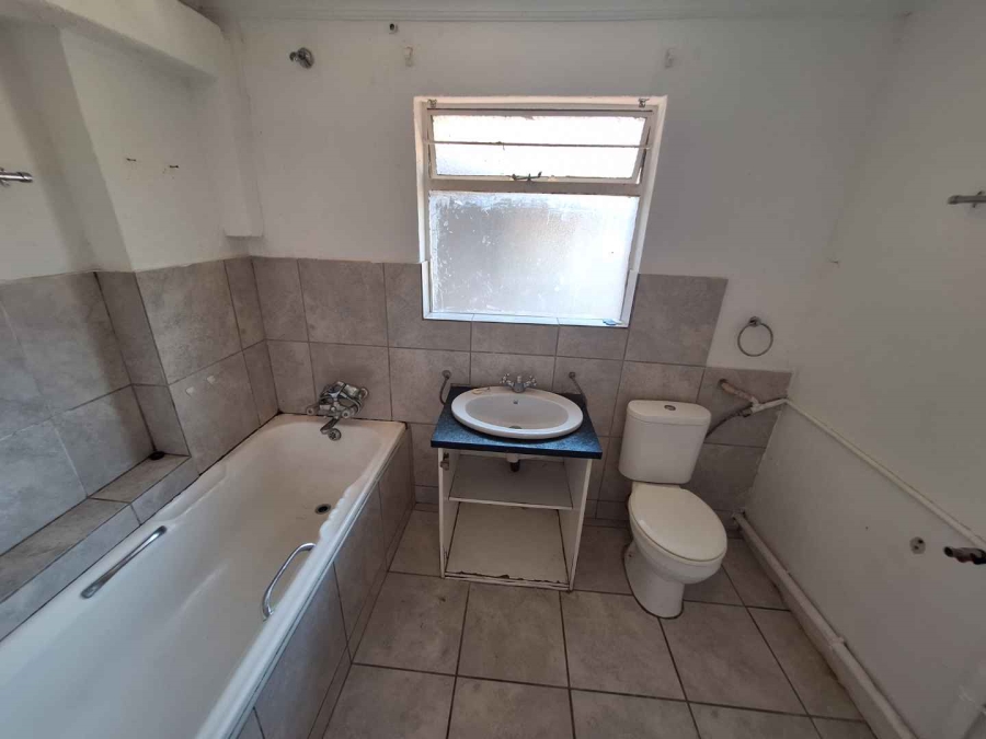 To Let 1 Bedroom Property for Rent in Weltevreden Park Gauteng