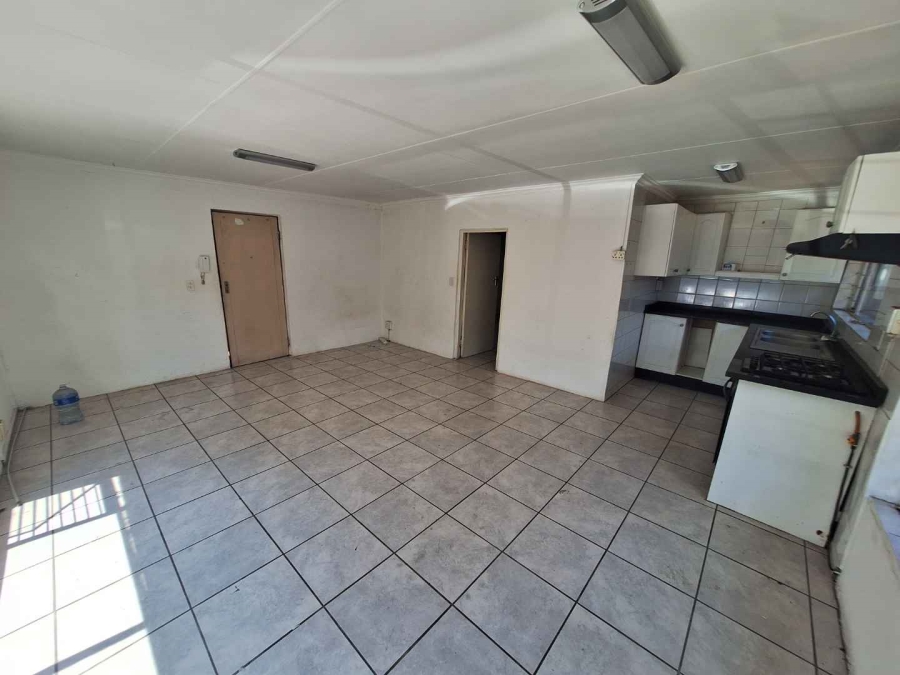 To Let 1 Bedroom Property for Rent in Weltevreden Park Gauteng