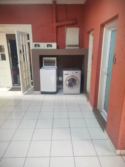 To Let 1 Bedroom Property for Rent in Cyrildene Gauteng