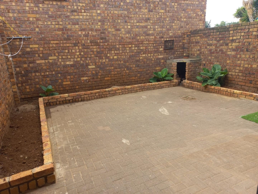 To Let 3 Bedroom Property for Rent in Dersley Gauteng