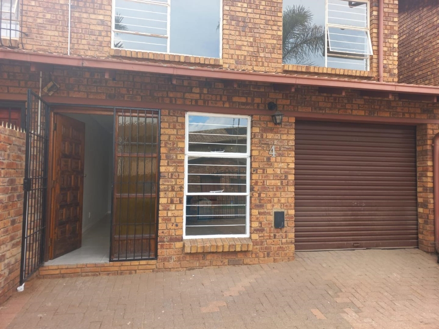 To Let 3 Bedroom Property for Rent in Dersley Gauteng