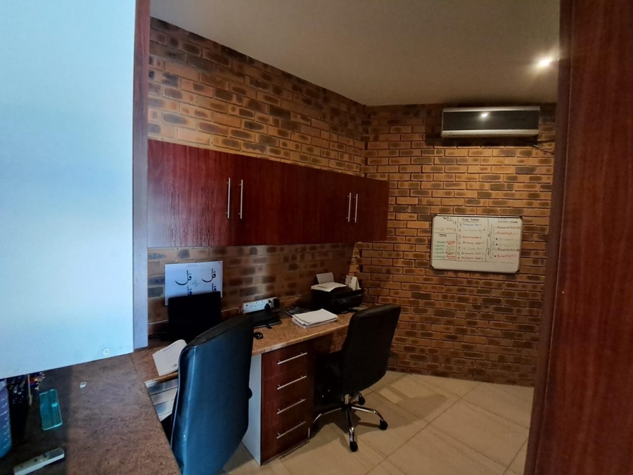 4 Bedroom Property for Sale in Glenvista Gauteng