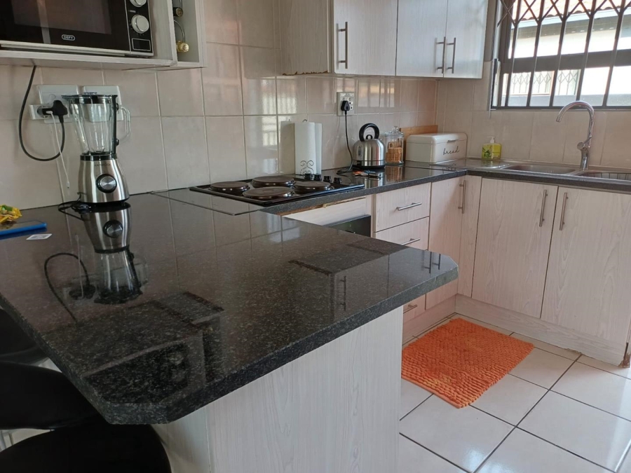 3 Bedroom Property for Sale in Crystal Park Gauteng