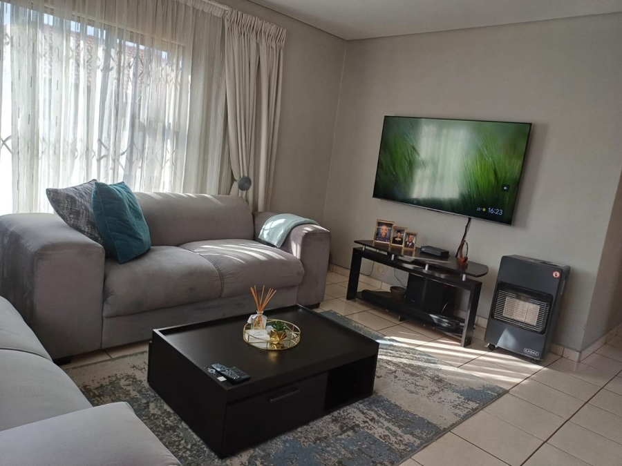 3 Bedroom Property for Sale in Crystal Park Gauteng