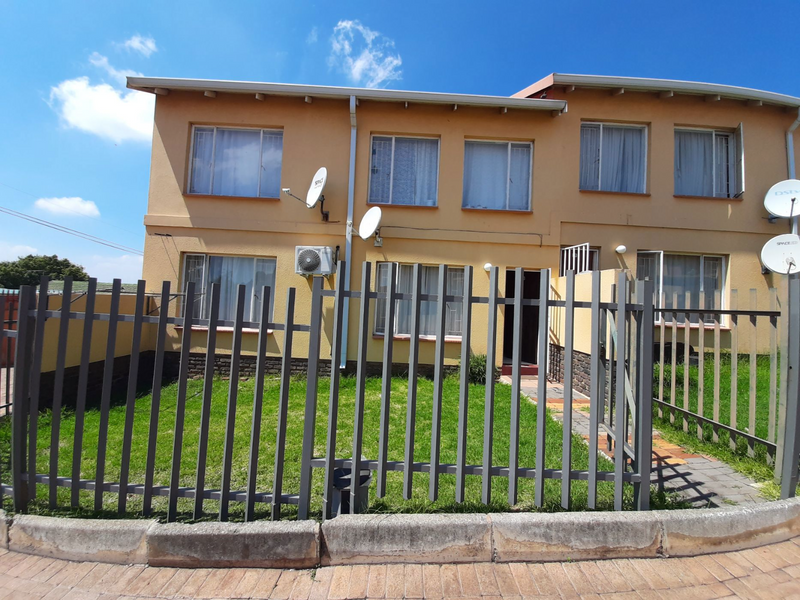 To Let 2 Bedroom Property for Rent in Roodepoort Gauteng