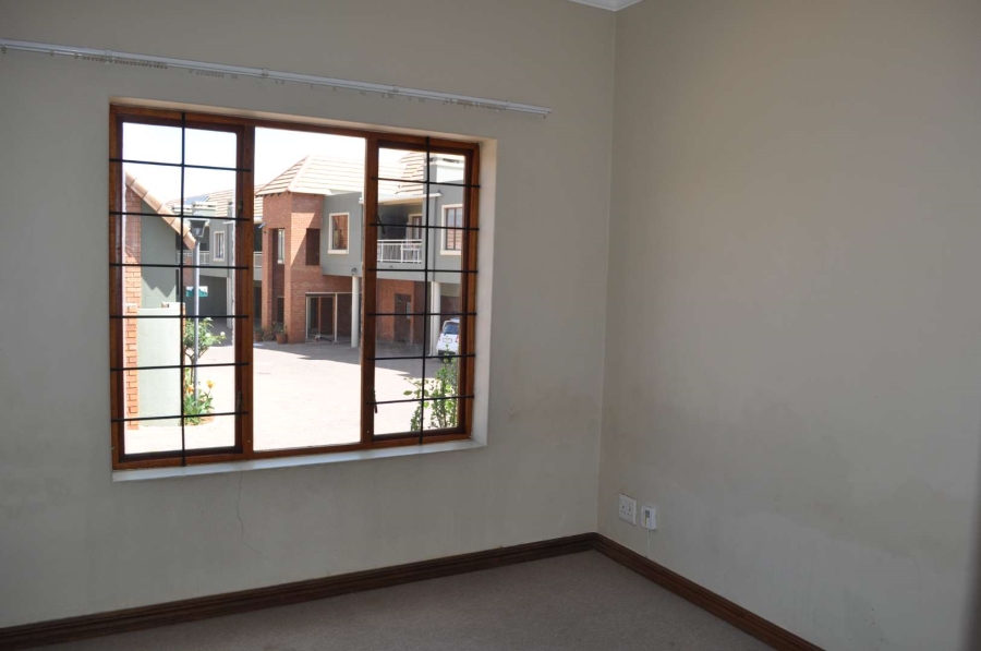 To Let 2 Bedroom Property for Rent in Olympus Gauteng