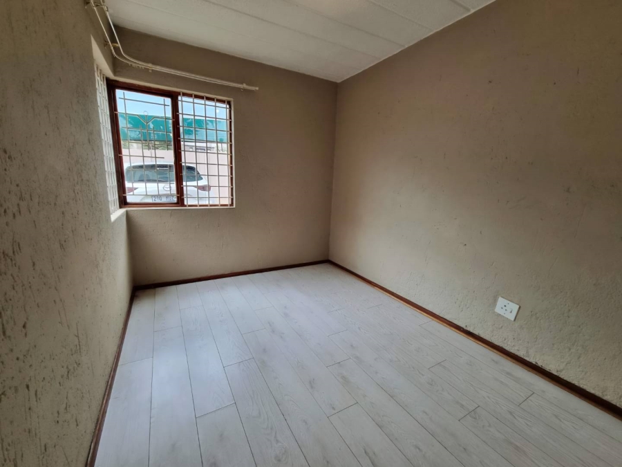 2 Bedroom Property for Sale in Glenvista Gauteng