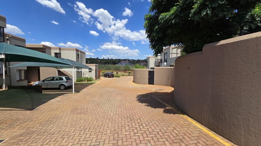 2 Bedroom Property for Sale in Glenvista Gauteng