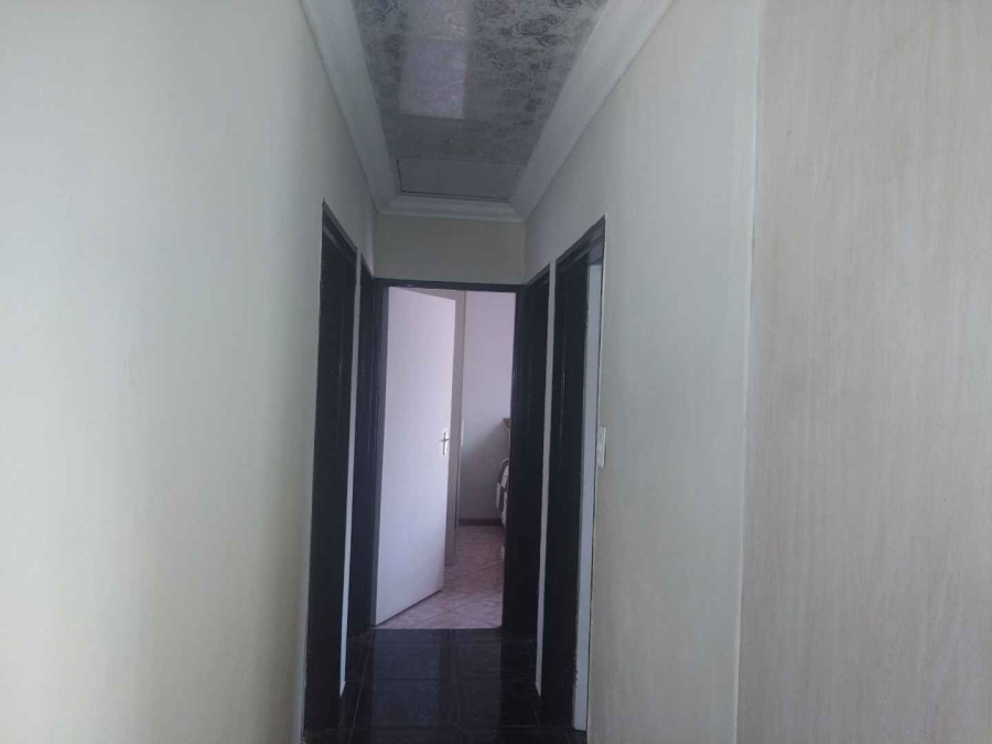 5 Bedroom Property for Sale in Soshanguve FF Gauteng