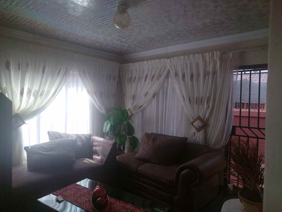 5 Bedroom Property for Sale in Soshanguve FF Gauteng