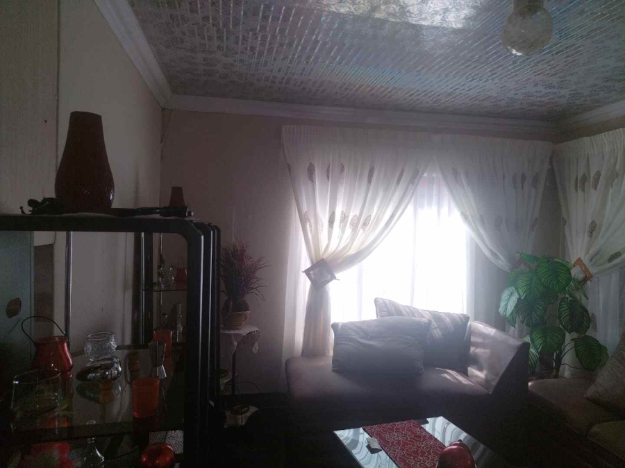 5 Bedroom Property for Sale in Soshanguve FF Gauteng