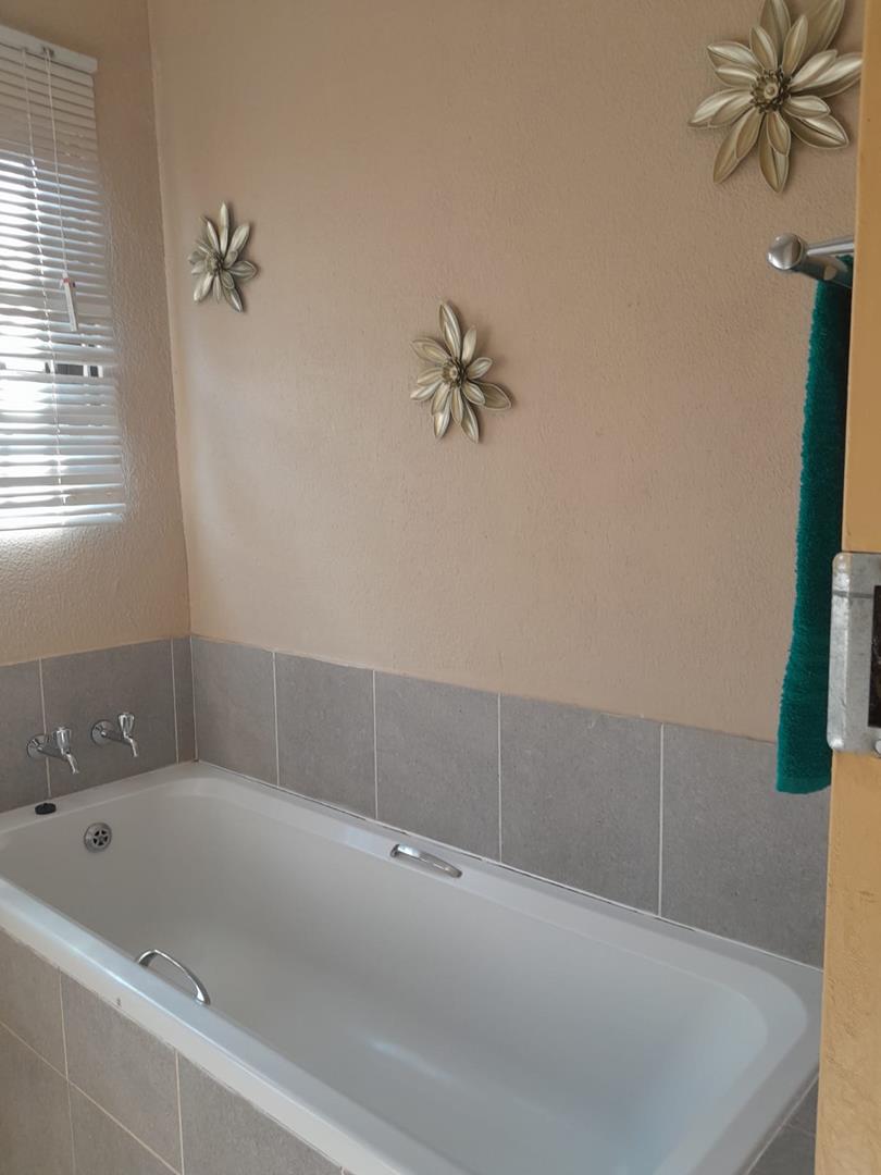 3 Bedroom Property for Sale in Soshanguve VV Gauteng