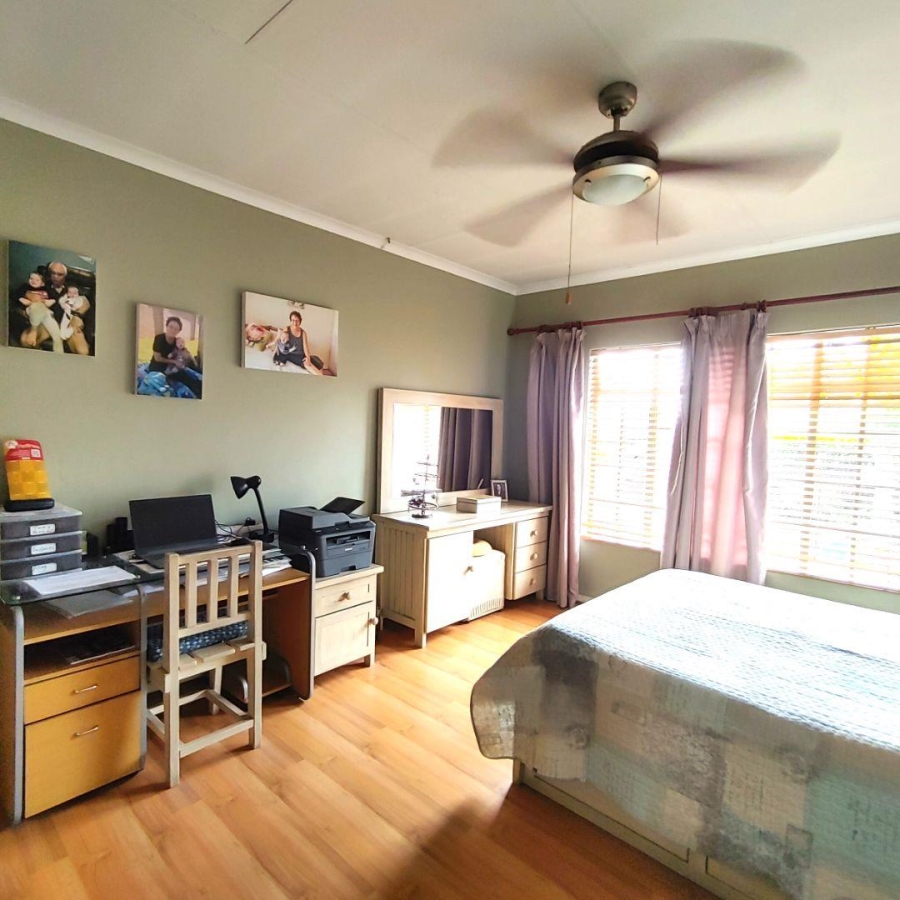 3 Bedroom Property for Sale in Amberfield Crest Estate Gauteng