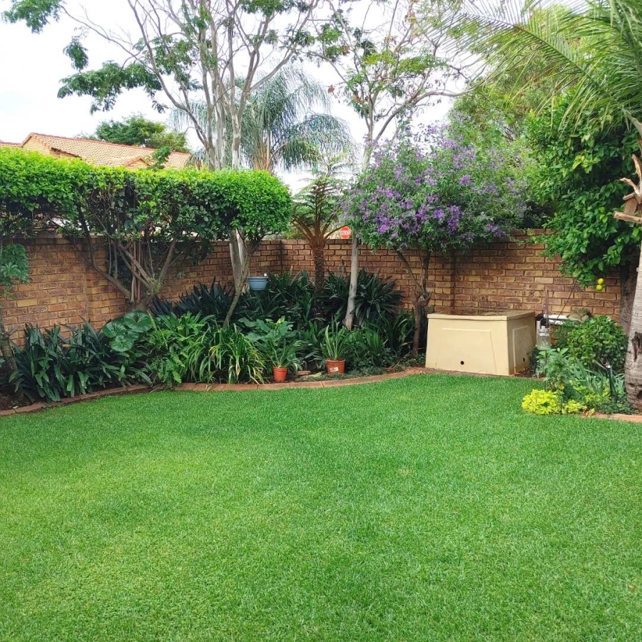 3 Bedroom Property for Sale in Amberfield Crest Estate Gauteng