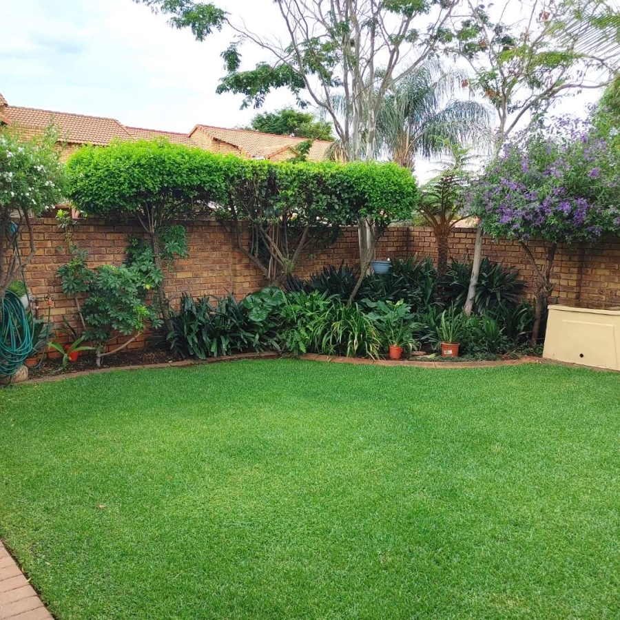 3 Bedroom Property for Sale in Amberfield Crest Estate Gauteng