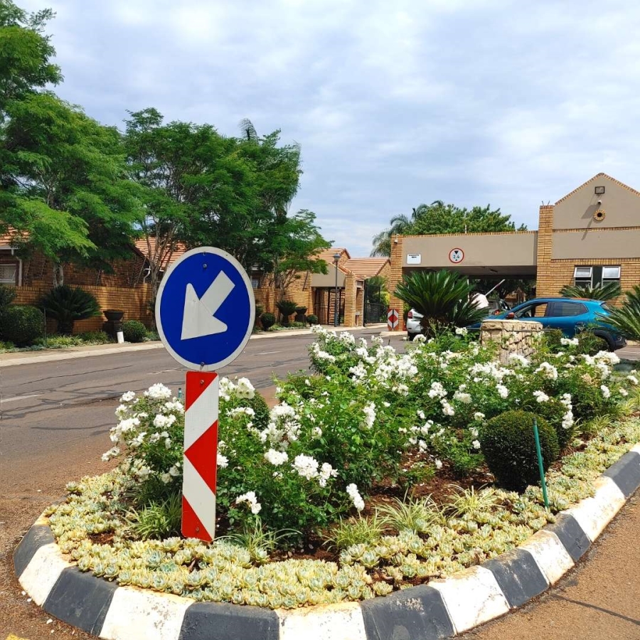 3 Bedroom Property for Sale in Amberfield Crest Estate Gauteng