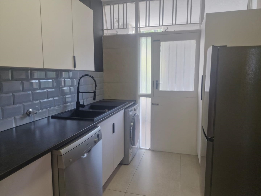 2 Bedroom Property for Sale in Benmore Gardens Gauteng