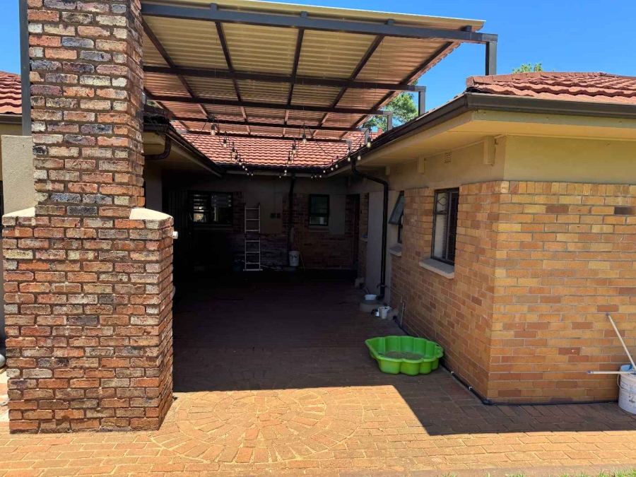 4 Bedroom Property for Sale in Florentia Gauteng