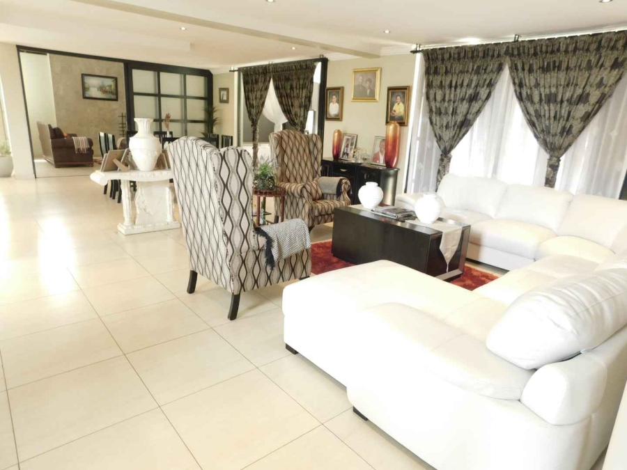 To Let 4 Bedroom Property for Rent in Hurlingham Gauteng