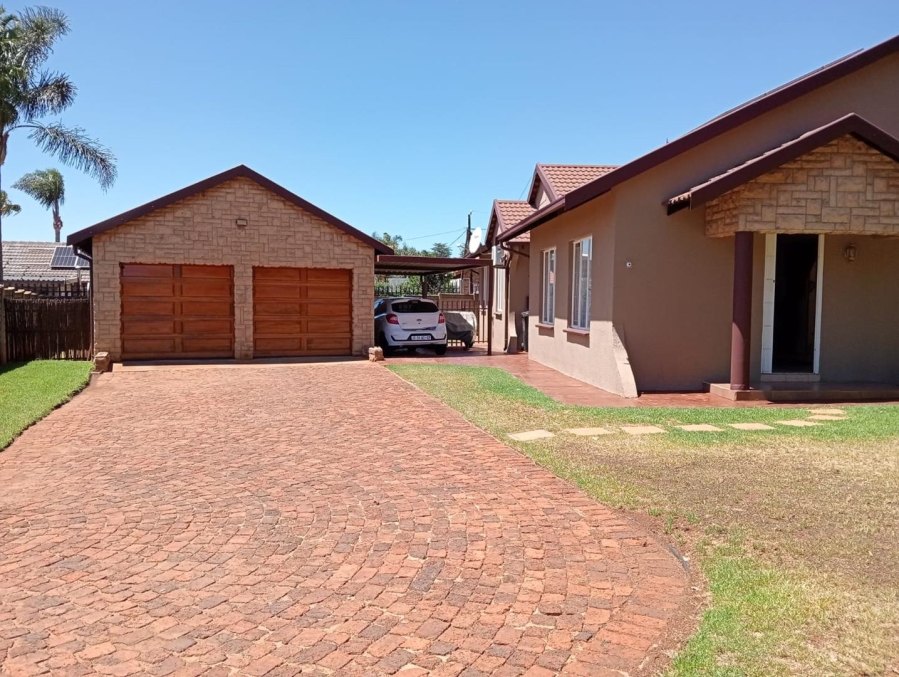 4 Bedroom Property for Sale in Van Riebeeck Park Gauteng