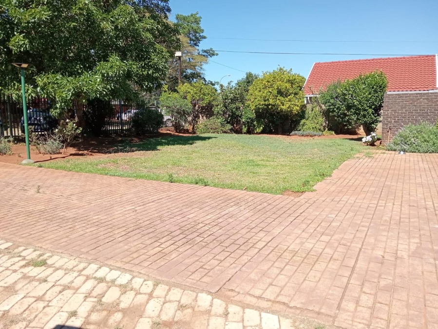 4 Bedroom Property for Sale in Van Riebeeck Park Gauteng