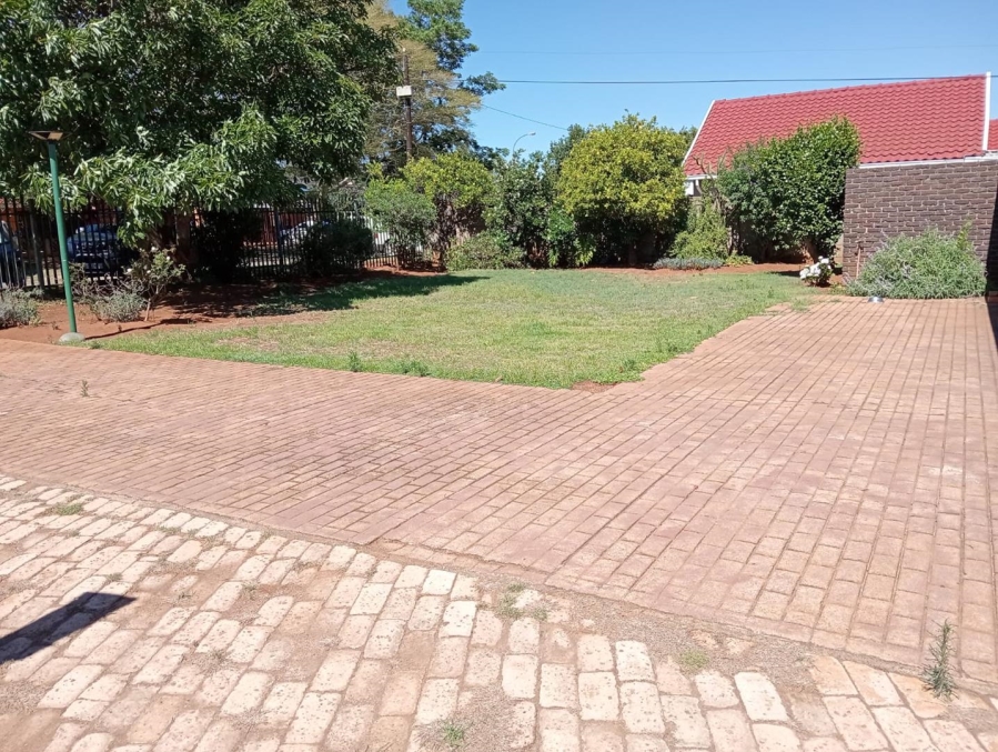 4 Bedroom Property for Sale in Van Riebeeck Park Gauteng