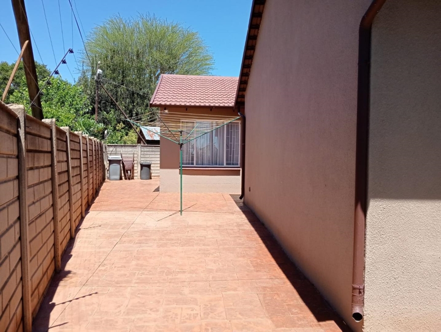 4 Bedroom Property for Sale in Van Riebeeck Park Gauteng