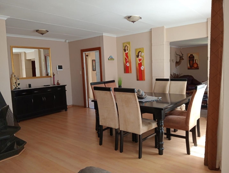 4 Bedroom Property for Sale in Van Riebeeck Park Gauteng