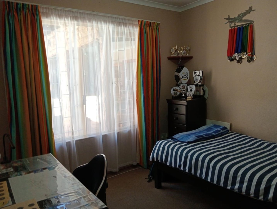 4 Bedroom Property for Sale in Van Riebeeck Park Gauteng