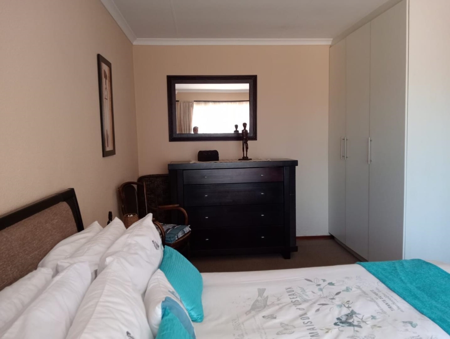 4 Bedroom Property for Sale in Van Riebeeck Park Gauteng