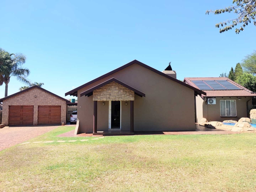 4 Bedroom Property for Sale in Van Riebeeck Park Gauteng