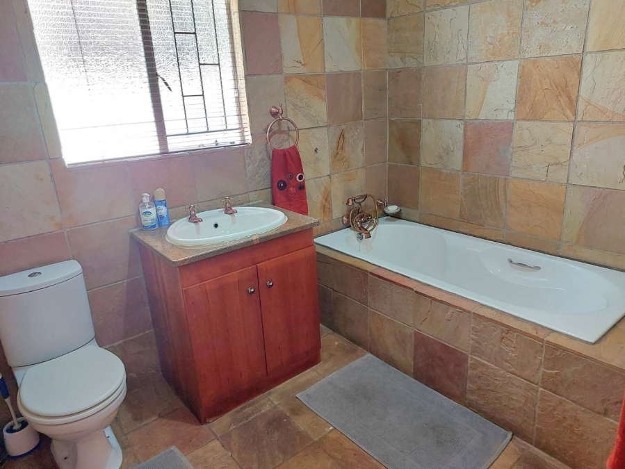 4 Bedroom Property for Sale in Van Riebeeck Park Gauteng