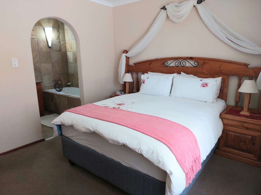 4 Bedroom Property for Sale in Van Riebeeck Park Gauteng