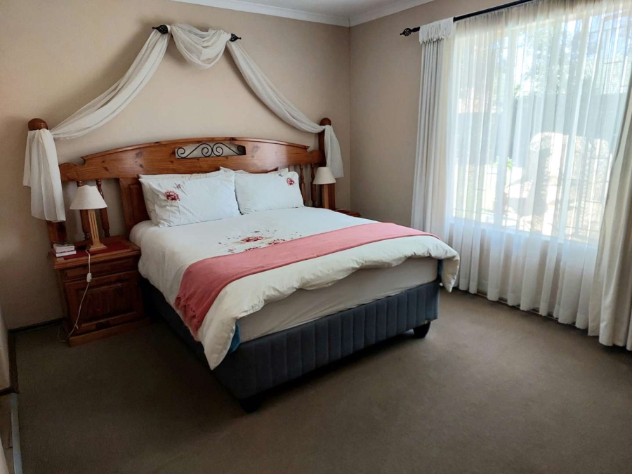 4 Bedroom Property for Sale in Van Riebeeck Park Gauteng