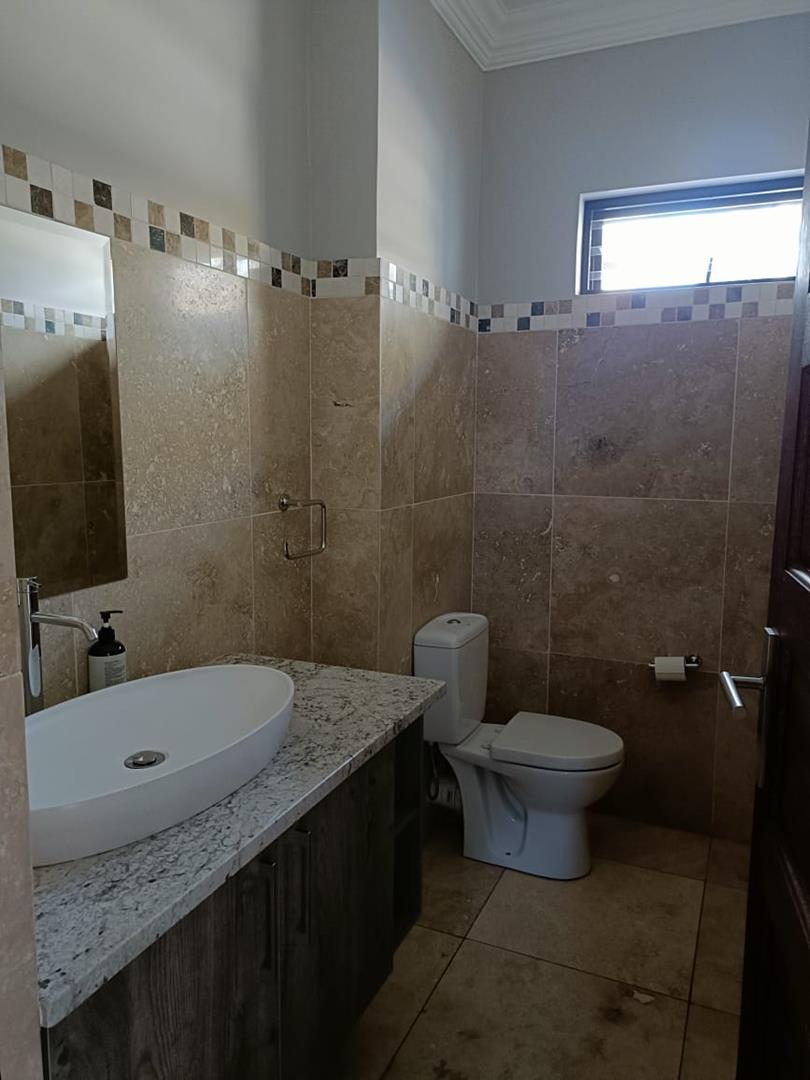 To Let 4 Bedroom Property for Rent in Waterkloof Gauteng