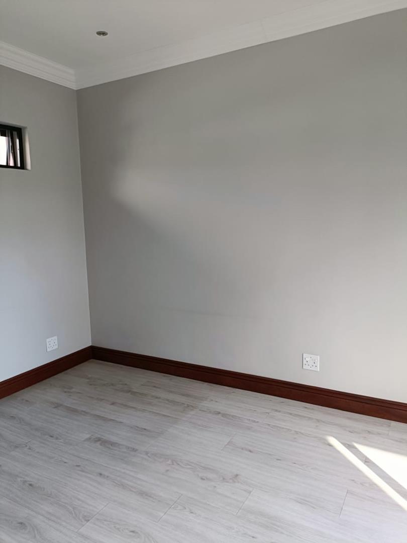 To Let 4 Bedroom Property for Rent in Waterkloof Gauteng