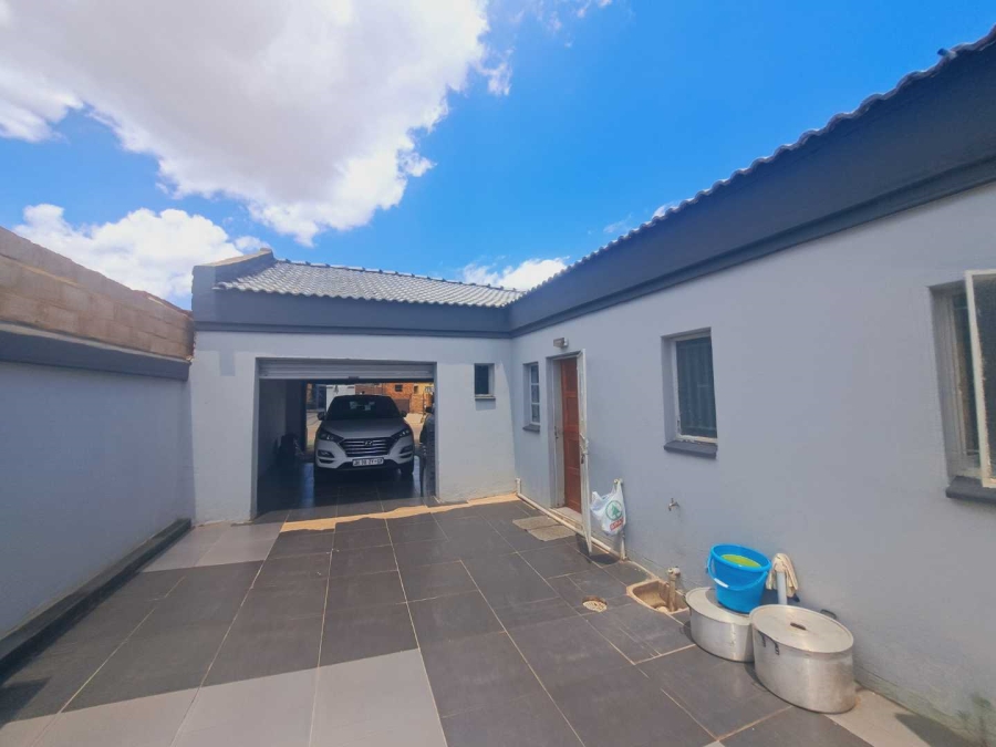 4 Bedroom Property for Sale in Mamelodi Gardens Gauteng