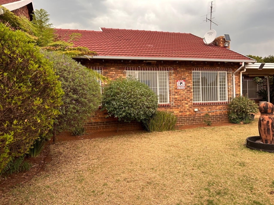 To Let 3 Bedroom Property for Rent in Norkem Park Gauteng